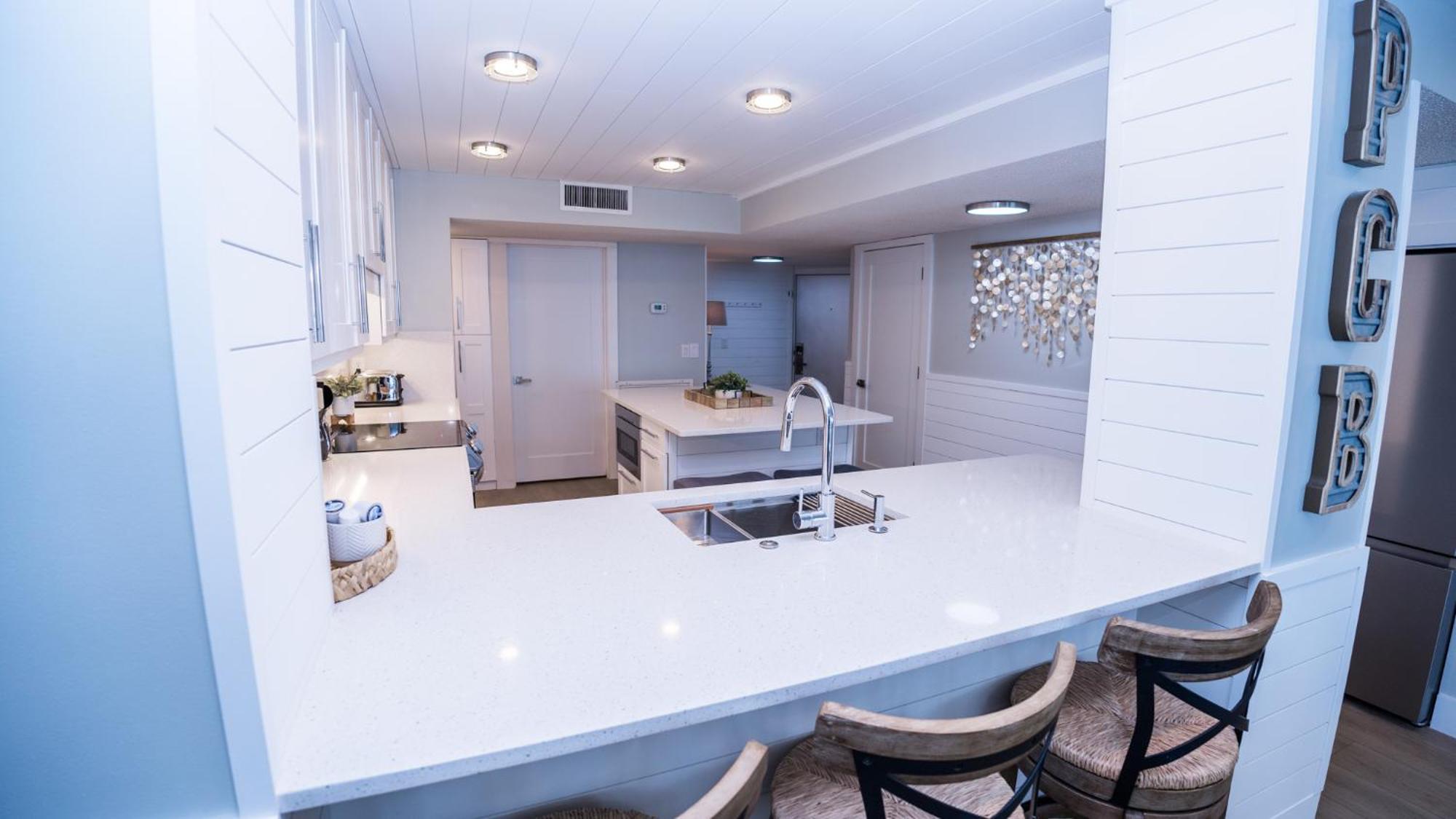 New Rental - 3Br 3Ba Corner Beachfront - 2024 Remodel - 3 Pools, Tiki Hut, Gym, Tennis Panama City Beach Exterior foto